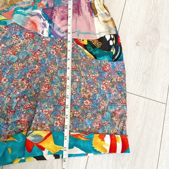 Vintage 80's colourful multi print shorts - Picture 8 of 8